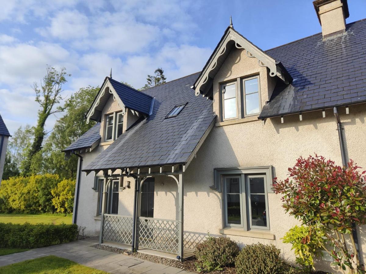 Chic Classy & Cosy At Lough Erne Golf Village And Resort Ballycassidy 外观 照片