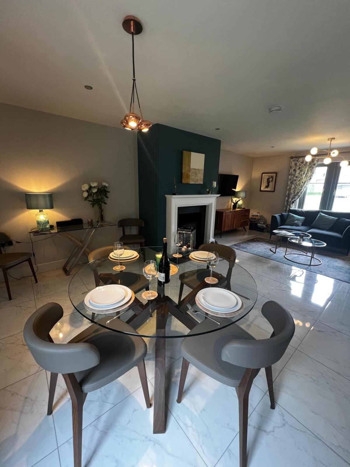 Chic Classy & Cosy At Lough Erne Golf Village And Resort Ballycassidy 外观 照片